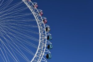 秋旅行におすすめの国内で歩きやすい観光地は？