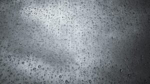 秋旅行は国内の雨の日でも楽しめる観光スポットはどこ？