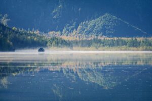 秋旅行におすすめの国内で湖がきれいな場所はどこ？